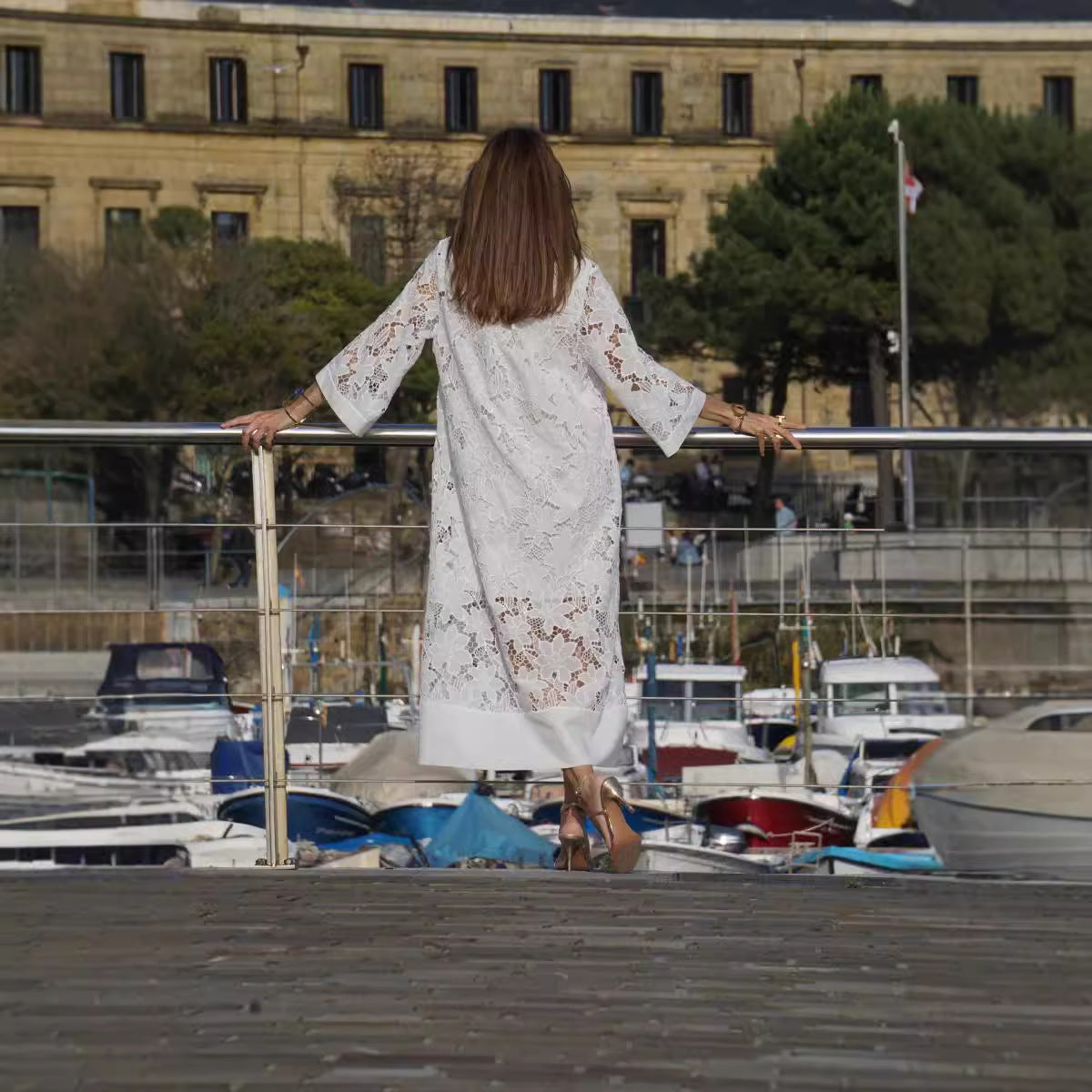 Laroq Paris™ | Robe Élégante à Bordures